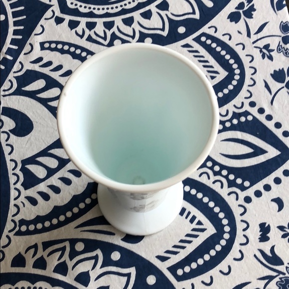 VINTAGE MILK GLASS VASE - Picture 4 of 6